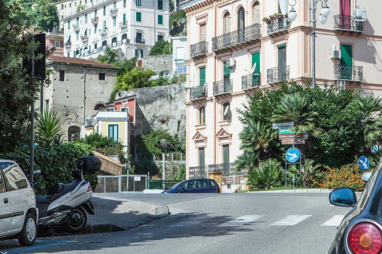 Appartamento Divina Costa Salerno Esterno foto